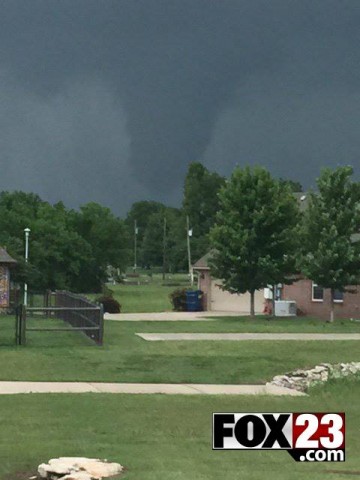 Tornado in Owasso OK May 11, 2017